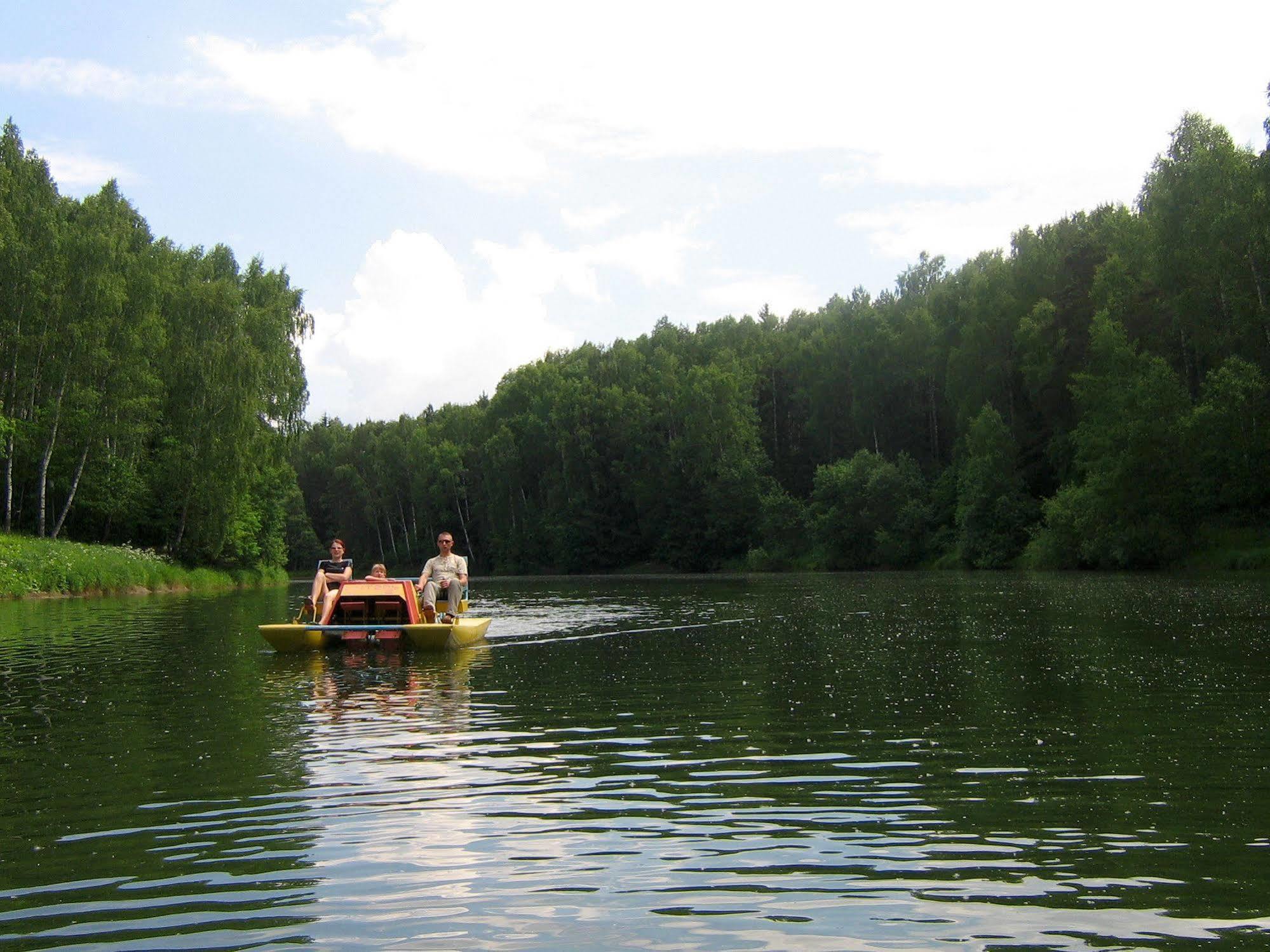 Golden Lakes Village Ardennes Boussu-lez-Walcourt Esterno foto